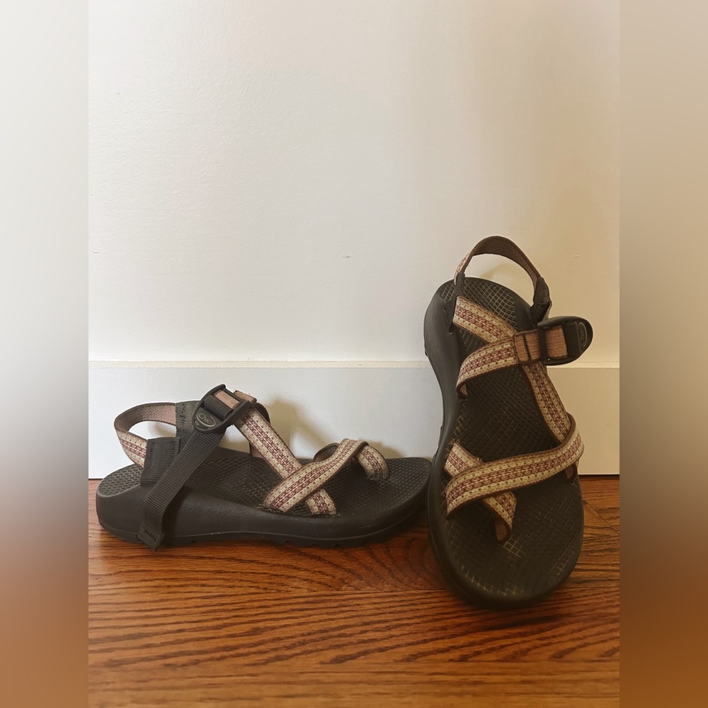 Chaos Women’s Brown Sandles, size 8